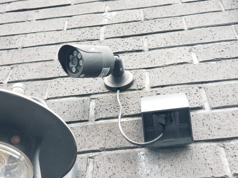 家庭用防犯カメラ セキュリティ会社を通さずに設置した話 設置方法 コスト公開 麒麟room